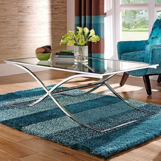 monochromatic rug under coffee table