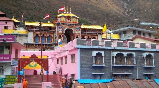 badrinath yatra by helicopter