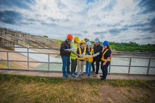 dam construction experts