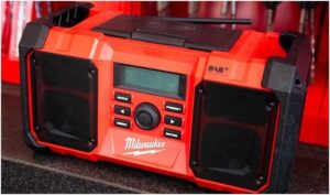 Using Jobsite Radios to Transform Your Workspace milwaukee jobsite radio